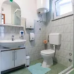 Apartment 2 Bedroom Cozy In Ploce (Dubrovnik-Neretva)
