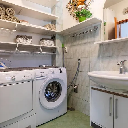 2 Bedroom Lovely In Ploce Apartment *