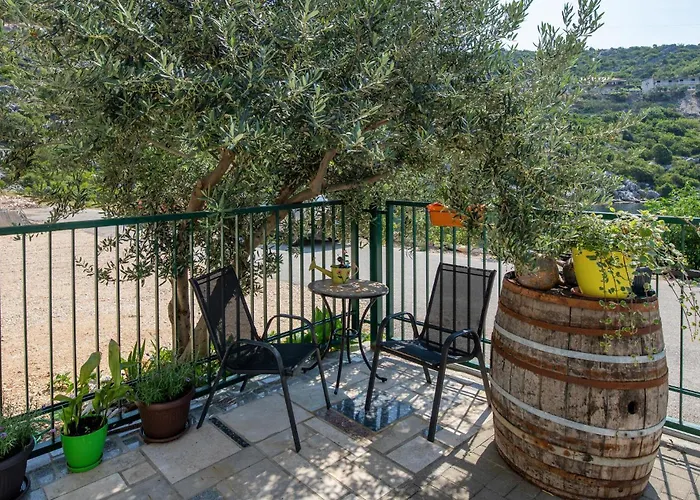 Διαμέρισμα 2 Bedroom Lovely In Ploce (Dubrovnik-Neretva)